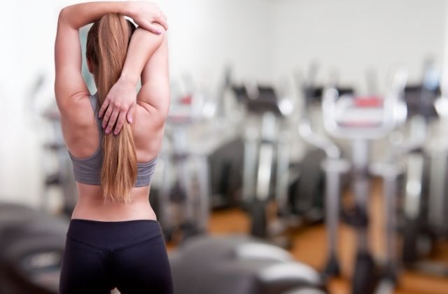 「２つ目」脇の筋肉を伸ばすストレッチ